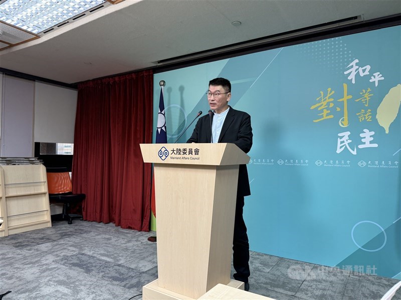 MAC deputy head and spokesperson Liang Wen-chieh speaks at a regular news briefing. CNA file photo