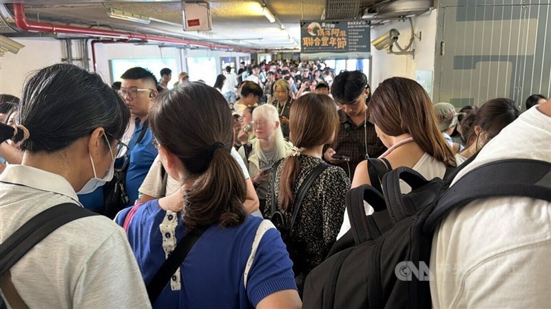Passengers crowd into an underground passage at Taitung Train Station during an urban resilience air defense drill in eastern Taiwan, Wednesday. CNA photo Aug. 12, 2026