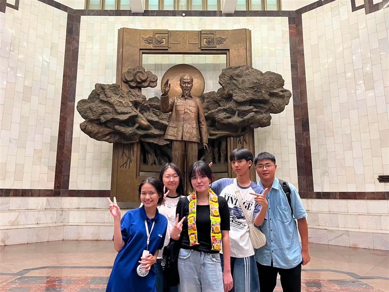 NCCU students and faculty pose for a group photo at a summer camp jointly organized by the SEALC Department and the University of Languages and International Studies under Vietnam National University, Hanoi, in early July. Photo courtesy of Le Thi-Nham