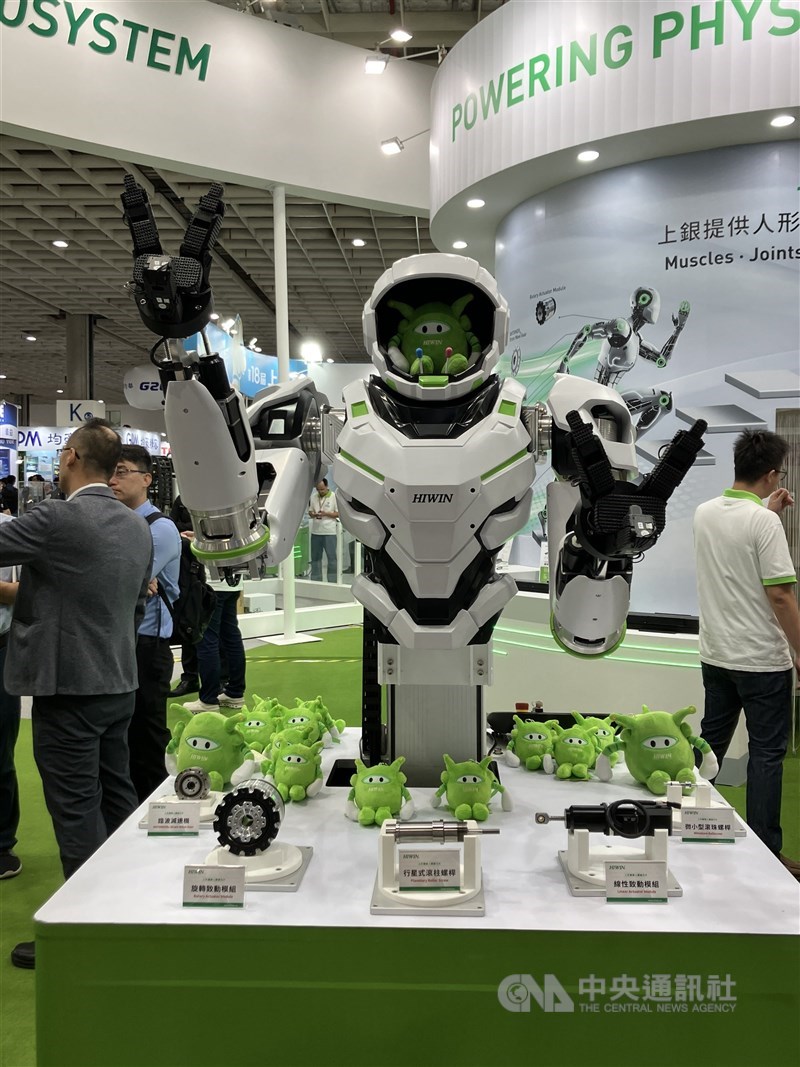 A humanoid robot produced by Taiwan’s HIWIN Technologies Corp is on display at the Intelligent Asia 2026 expo at Taipei Nangang Exhibition Center. CNA photo Aug. 19, 2026