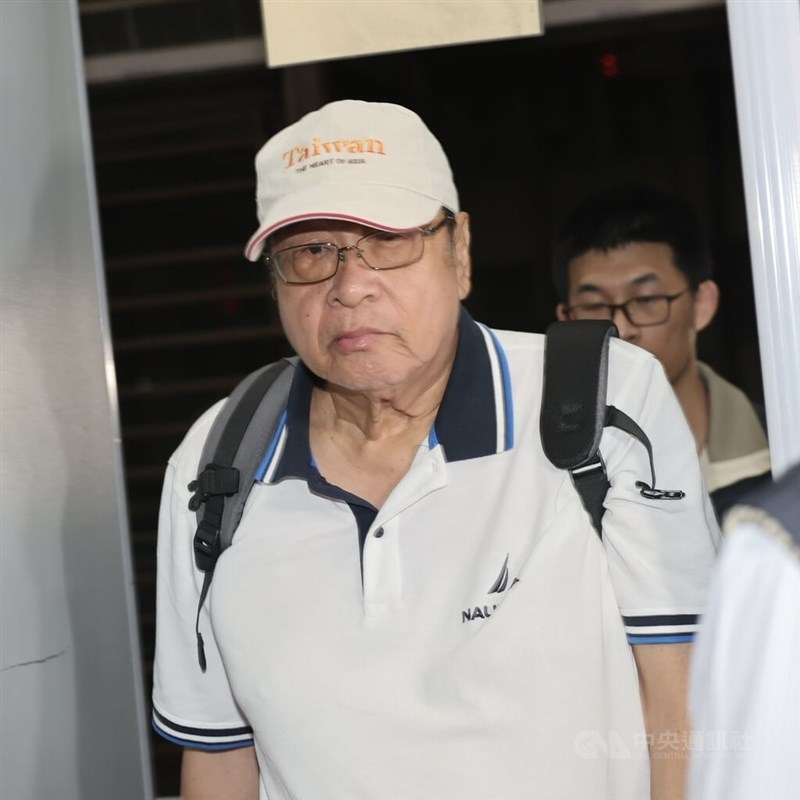 Chen's younger brother, Chen Hsueh-huai (front). CNA photo Aug. 25, 2026