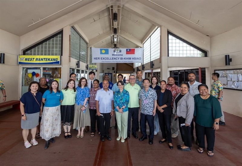 Palau National Hospital welcomes Vice President Hsiao Bi-khim (sixth right) during her visit in June. Photo courtesy of the Presidential Office
