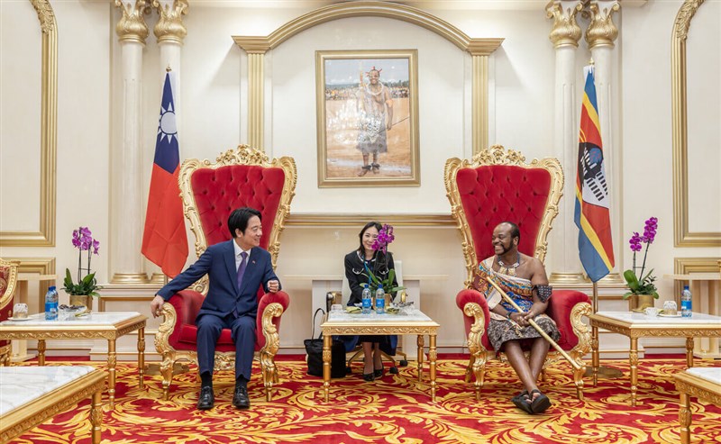 President Lai Ching-te (left) meets with King Mswati III (right) during Lai's state visit to Eswatini in May. File photo courtesy of the Presidential Office