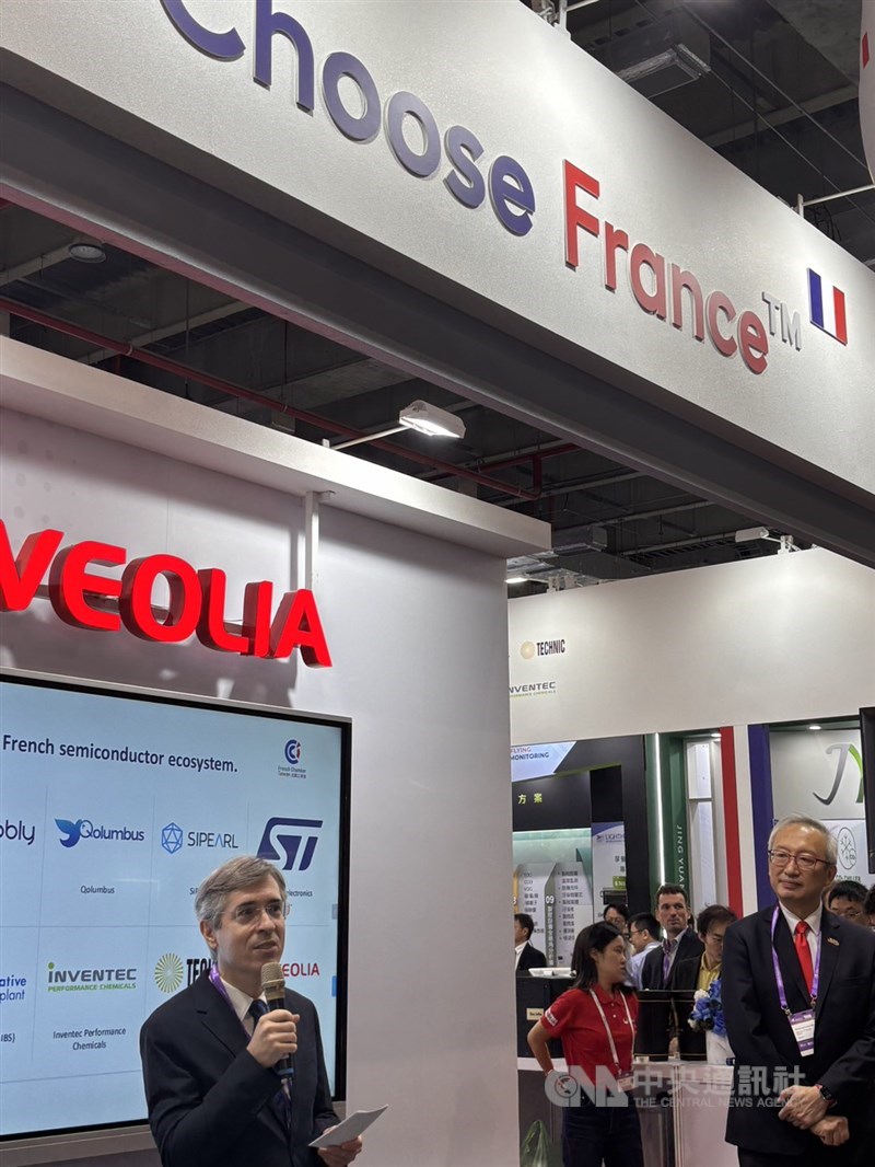 French envoy to Taiwan Frédéric Laplanche (left) and Deputy Foreign Minister François Wu (right). CNA photo Sept. 2, 2026