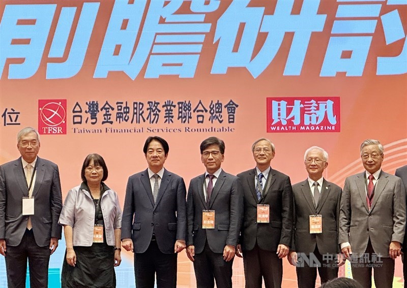 President Lai Ching-te (third left) poses for a group photo during Friday's event. CNA photo Sept. 4, 2026