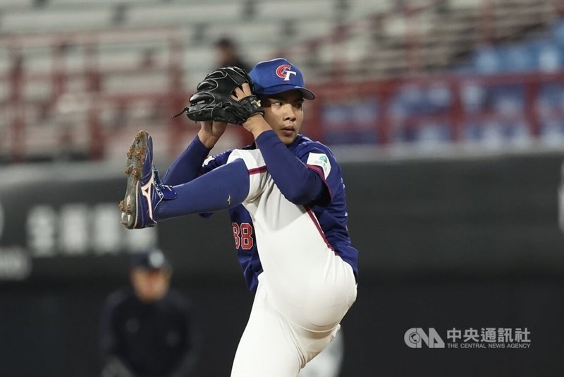 Taiwanese starter Yang Yao-cheng winds up during a game against Thailand in the preliminary round of the BFA U18 Asian Baseball Championship in Taipei on Tuesday. CNA photo Sept. 8, 2026