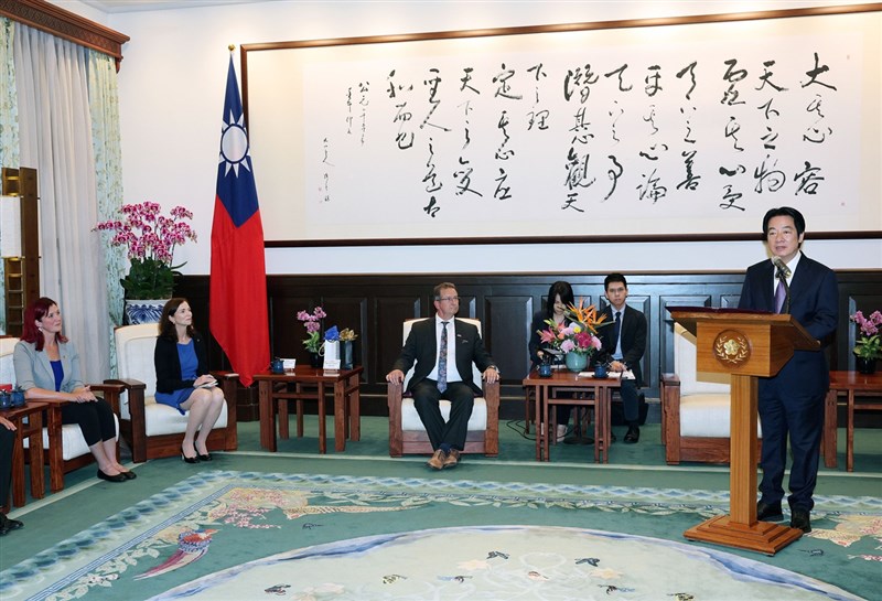 President Lai Ching-te (right) delivers a welcome speech to the visiting delegation from Canada in Taipei on Tuesday. CNA photo Sept. 8, 2026