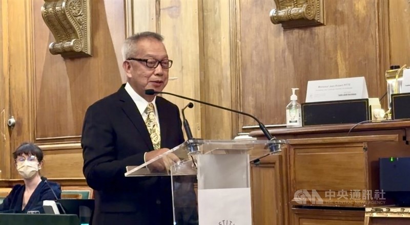 Tamkang University's Wu Hsi-deh gives his speech upon receiving his Taiwan-France Cultural Award in Paris, France, on Monday. CNA photo Sept. 15, 2026