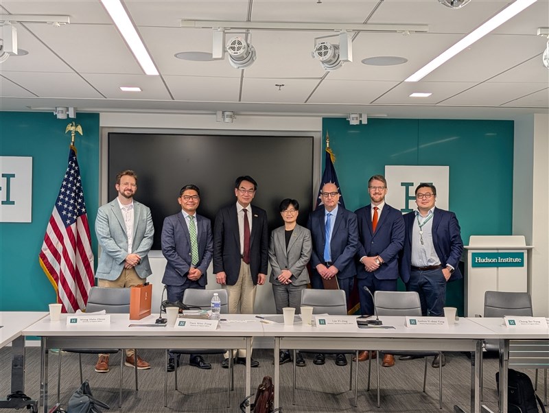 Digital Minister Lin Yi-jing (third left) poses for a group photo during a recent visit to the Hudson Institute in Washington, D.C. Photo courtesy of MODA