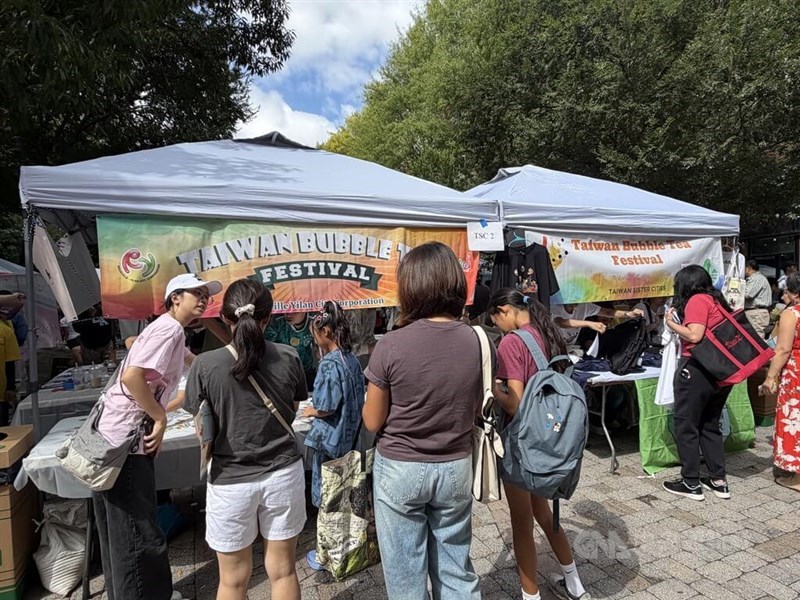 Attendees to the 2026 Taiwan Bubble Tea Festival visit event booths for food, beverages and different experiences. CNA photo Sept. 19, 2026