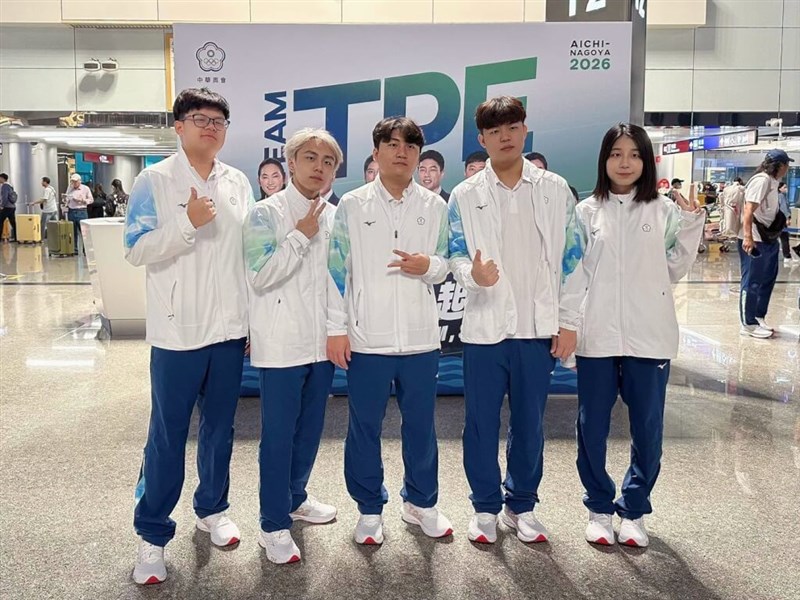 Taiwan's esports team poses for a photo at the Asian Games. Image taken from: facebook.com/ChineseTaipeiEsportsAssociation