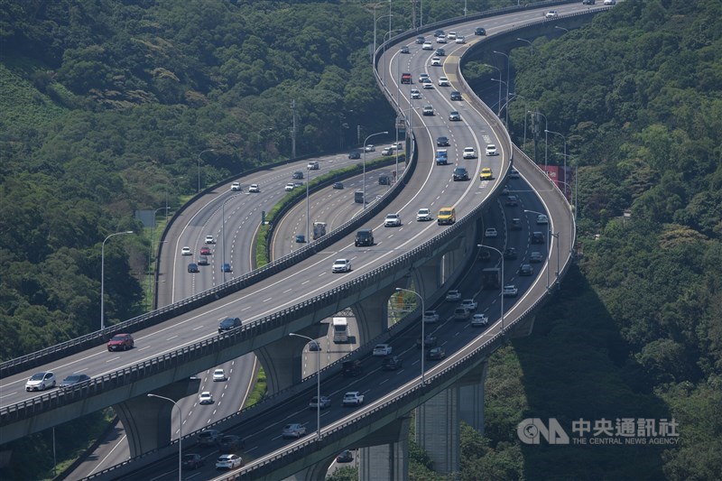 Light traffic is seen on National Freeway No. 1 early Saturday morning. CNA photo Sept. 26, 2026