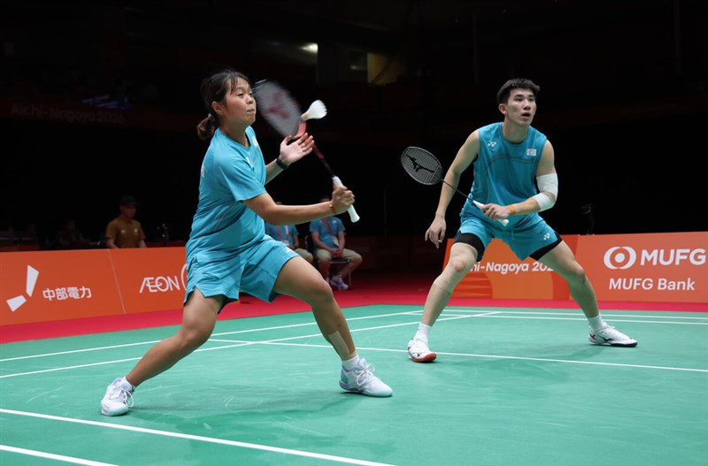 Badminton pair Ye Hong-wei (right) and Nicole Gonzales Chan. Photo courtesy of the delegation to the Asian Games
