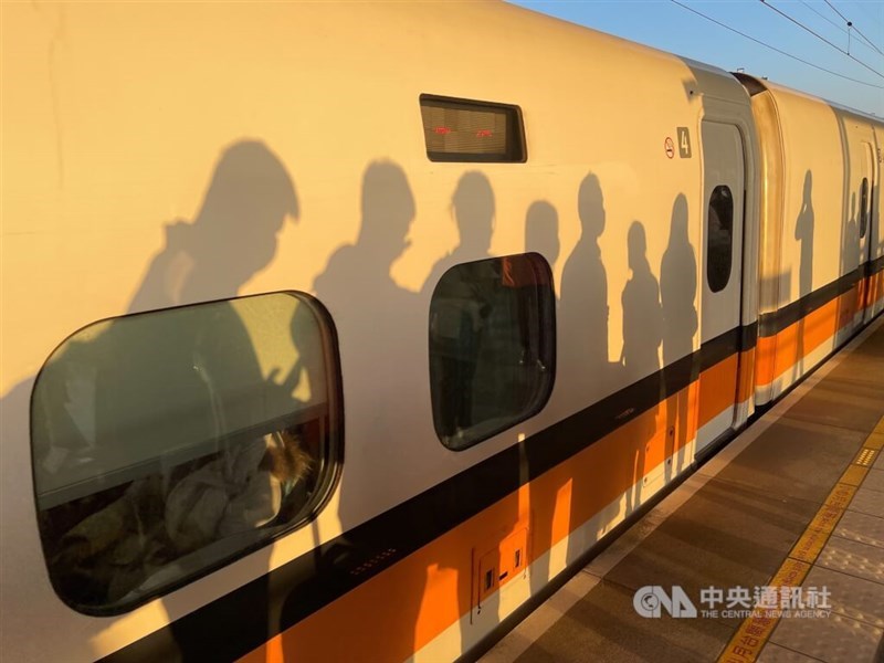 A high speed train makes a stop at a station. CNA file photo