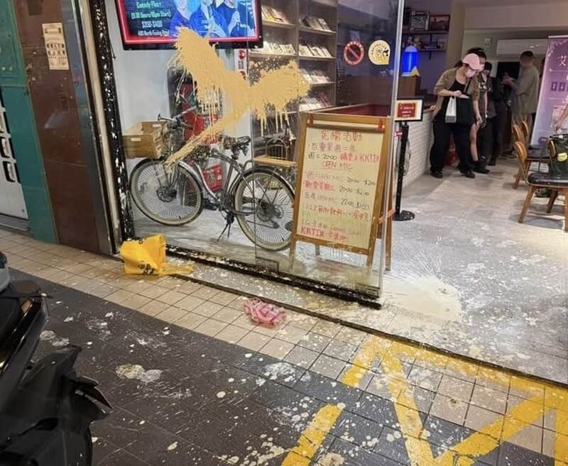 The entrance to Comedy Club in Taipei is seen splattered with a mixture of white paint and feces after three such objects were thrown at the venue in May. Image source: facebook.com/ComedyClubTaipei