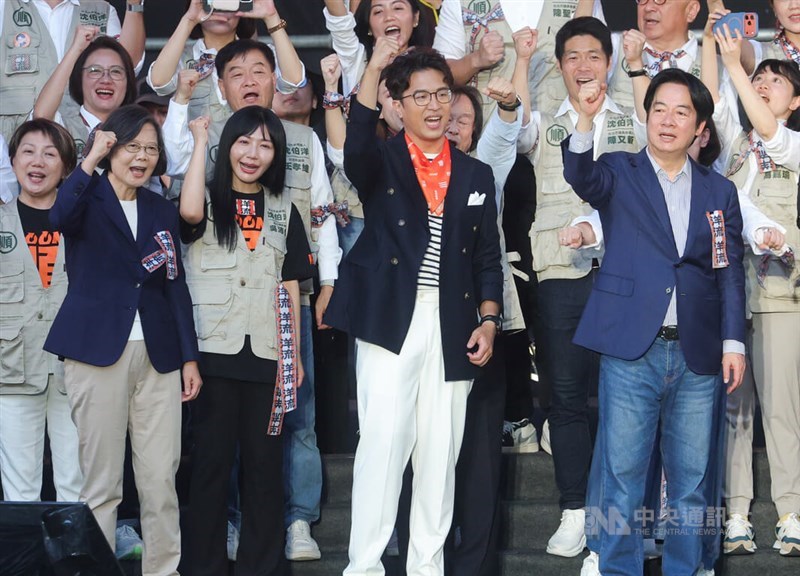 Ruling DPP Taipei mayoral candidate Puma Shen (second right) is joined on stage by President Lai Ching-te (right) and former President Tsai Ing-wen (second left) at the Sunday opening of Shen's campaign headquarters in Taipei. CNA photo Oct. 4, 2026