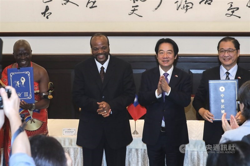 From left: Eswatini Minister of Justice and Constitutional Affairs H.R.H. Prince Simelane; Eswatini King Mswati Ⅲ; President Lai Ching-te; Justice Minister Cheng Ming-chien. CNA photo Oct. 9, 2026