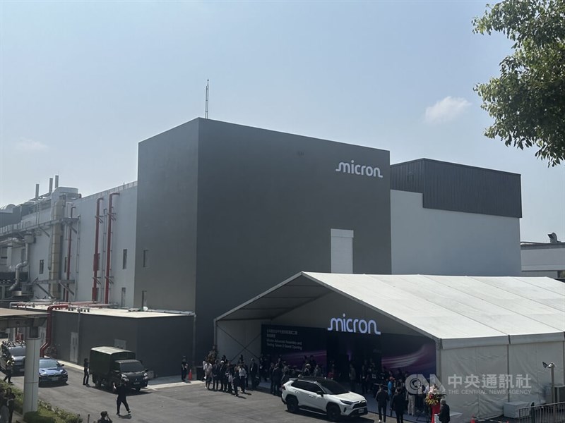 Micron Technology Inc.'s new advanced assembly and testing facility in Taichung on Thursday. CNA photo Oct. 15, 2026