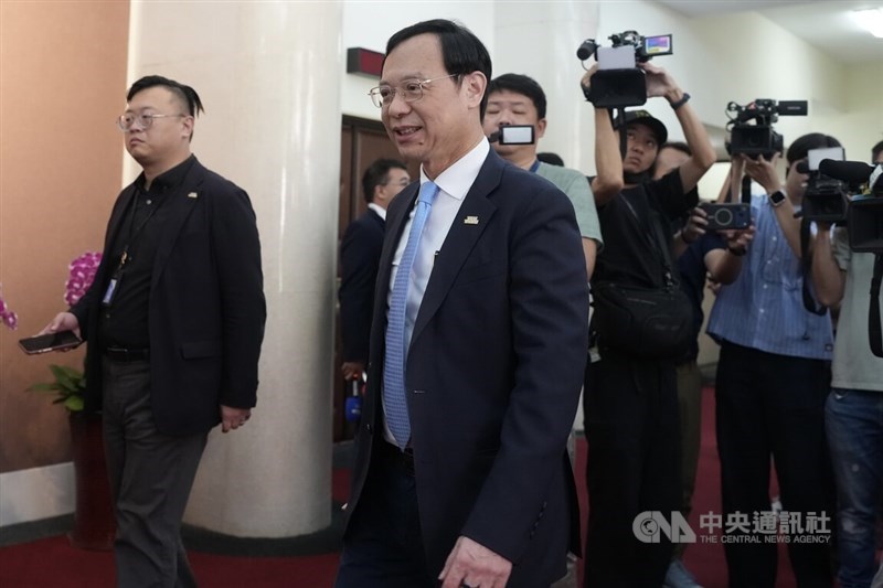 Health Minister Shih Chung-liang (front center). CNA photo Oct.16, 2026