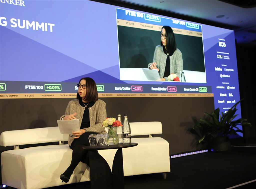 Rachael Kao (right), President of CTBC Financial Holding, joins the “CEO Keynote interview” at the Financial Times Global Banking Summit 2025, engaging in a discussion with moderator Kimberley Long (left) on CTBC’s development and trends in the banking industry. / Courtesy of CTBC Financial Holding