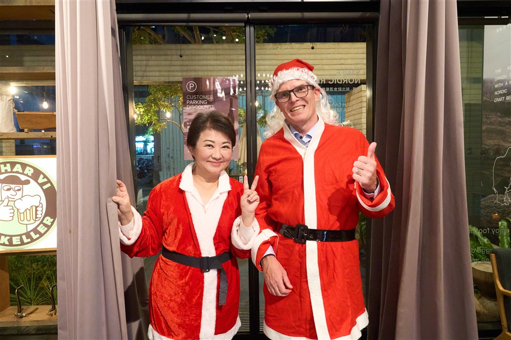 Santa Claus Spotted in Taichung! Finnish Representative Lauri Becomes City Guide, Reveals Taichung’s Hidden Nordic Charm