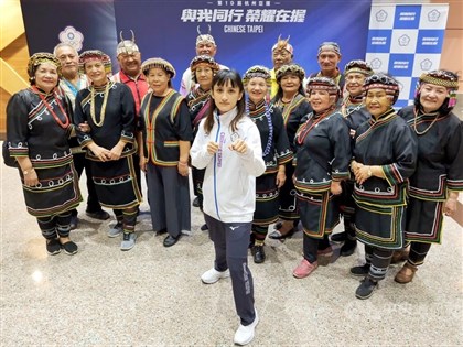 Back in Taiwan, Asian Games gold medalist welcomed by Bunun elders