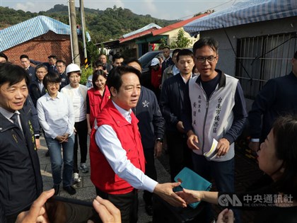 President Lai visits Tainan following magnitude 6.4 earthquake