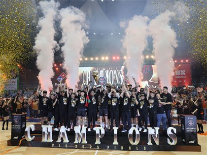 Pilots clinch franchise