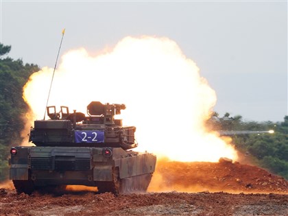 Taiwan conducts M1A2T tank live-fire drill