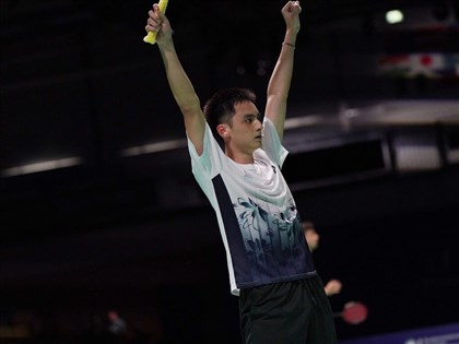 Taiwan shuttler advances to men