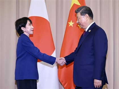Japan's PM emphasizes cross-strait stability in meeting with Xi