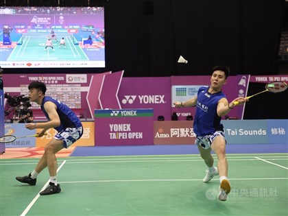 Wang, Chiu advance to Hylo Open men