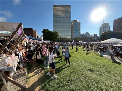 Hong Kong-themed bazaar in Taipei highlights Taiwan
