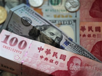 U.S. dollar closes sharply higher on Taipei forex market