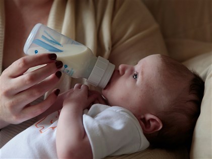 Study links infant formula feeding to higher child obesity risk