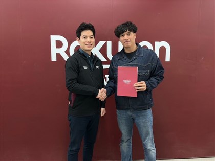 Big signing: Rakuten Monkeys give Lin Li NT$180 million extension