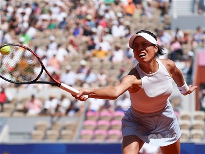 Taiwan's Hsieh partners Ostapenko to WTA Brisbane International title