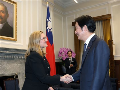 Mayor of Phoenix meets with Lai, highlights deeper collaboration