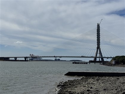 Highway Bureau targets late April fix for Danjiang Bridge noise