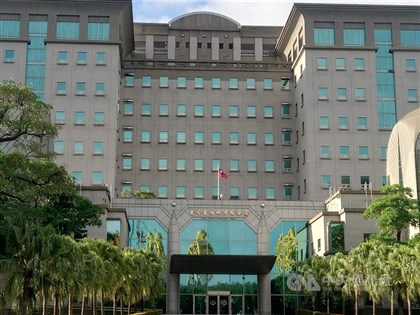 Man on run for 18 years arrested following suspected illegal boat entry