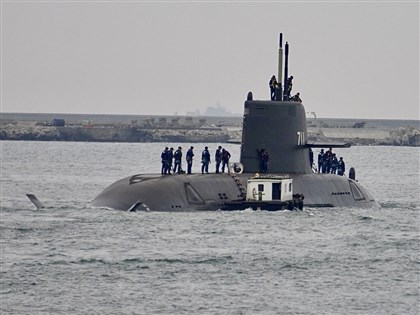 Narwhal submarine fires 2 torpedoes during 8th round of dive tests