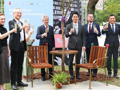 Taipei unveils 'Havel's Bench' symbolizing democratic dialogue