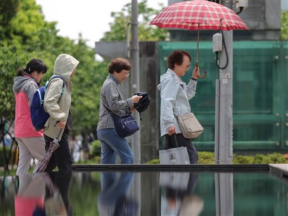 Rain to ease across Taiwan Saturday, intensify again early next week