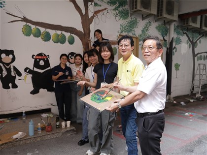 Taiwanese university students create mural for Klang community during KL visit