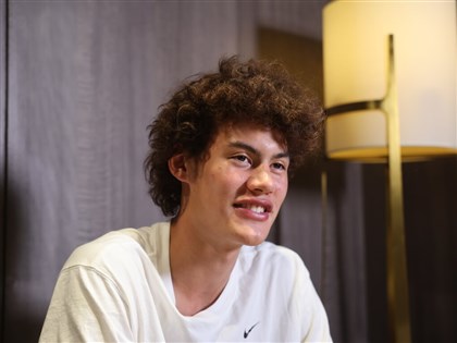 U.S. basketball prospect Carter Coleman begins Taiwan journey