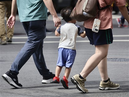 Taiwan's population declines for 32nd consecutive month