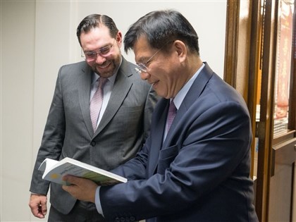 Honduran lawmaker visits Taiwan, meets with FM amid severed ties