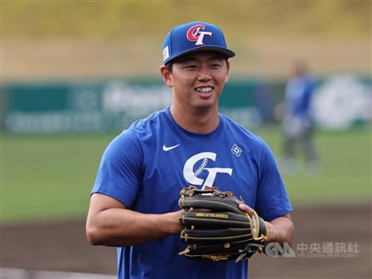 Cheng traded to Tigers, raising prospect of Taiwanese infield pairing
