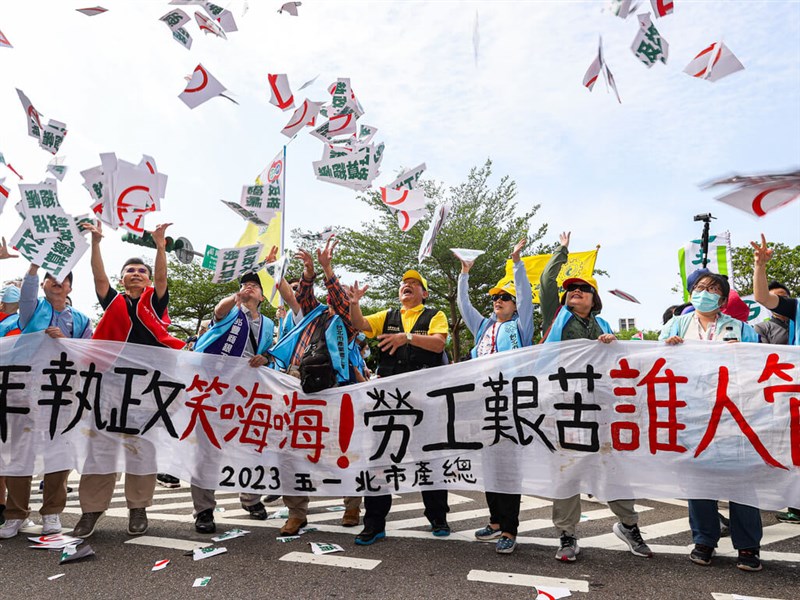 Labor groups urge MOL to raise minimum wage to NT$27,600 - Focus Taiwan