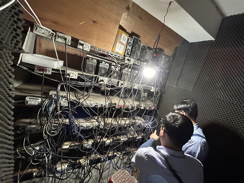 5 suspects indicted for stealing power at 8 bitcoin mining farms